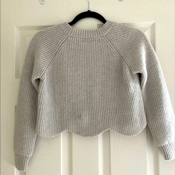 Wilfred Scalloped Edge Cropped Knit Sweater - Picture 4 of 5